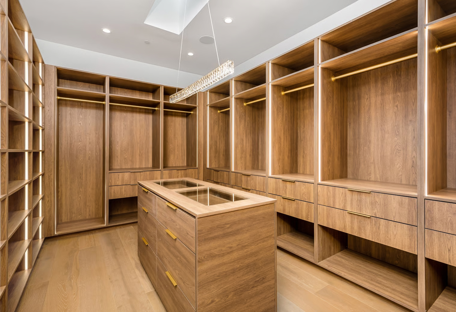 Custom closets in Mississauga with LED lighting, drawers and adjustable shelves